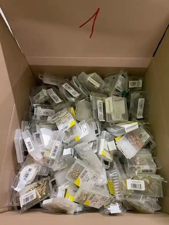 Фасовка мелких товаров в пакеты